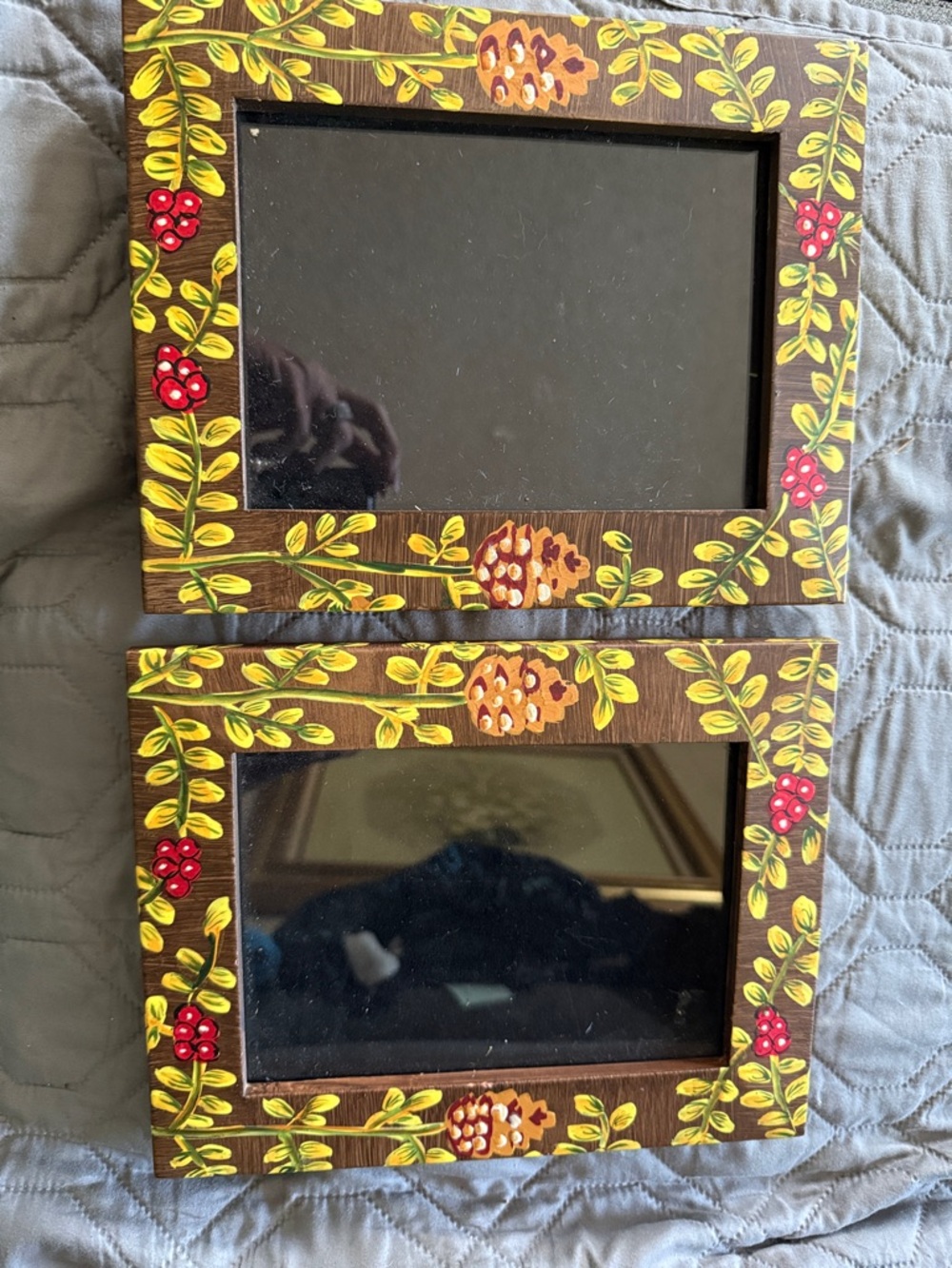 Hand-Painted Pinecone & Berry Wall Frame - Brown